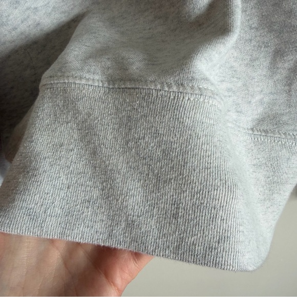 Abercrombie & Fitch Cropped Crewneck - Picture 4 of 5